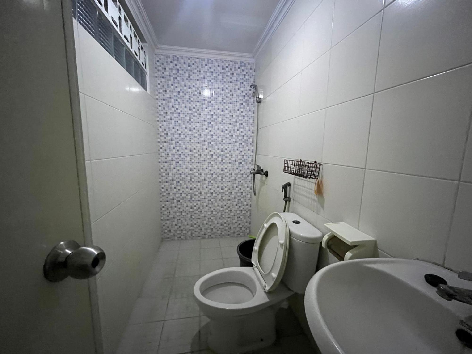 Spot On 94142 Al Fatih Residence Syariah 2 Jakarta Exterior photo
